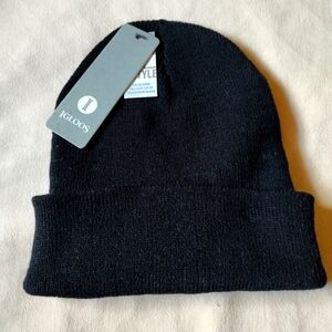 IGLOOS Black Beanie, NWT, Dual Style, One Size Winter Accessories Hat